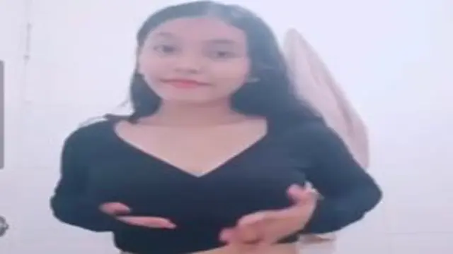 Di Bikin Gairah Terus Sama Ayang Ngeliatin Tetenyaa Yg Mulus Bgt